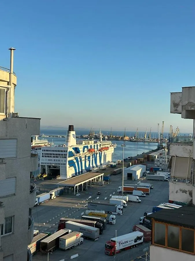 Vintage Sea-View Apartment In Centre Durres
