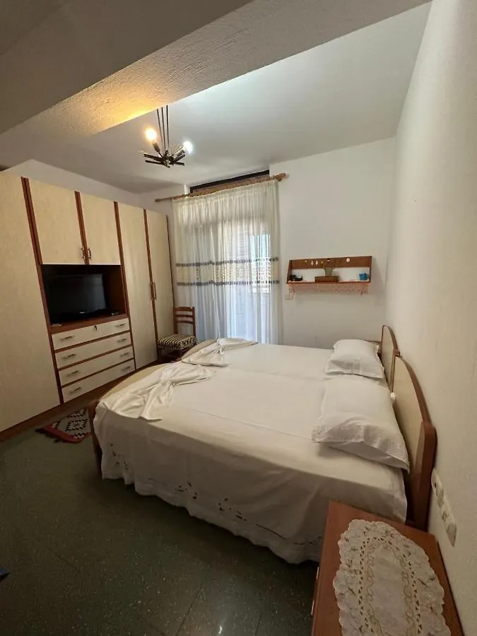 Vintage Sea-View Apartment In Centre דורס